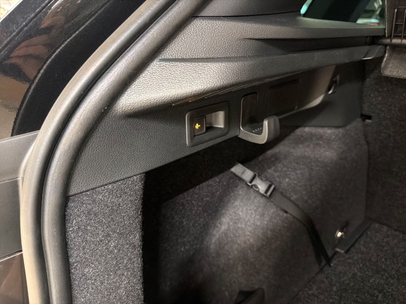 Fahrzeugabbildung SKODA Kamiq 1.5 TSI Monte Carlo Matrix AHK Pano SD ACC - mit KI generiert/bearbeitet