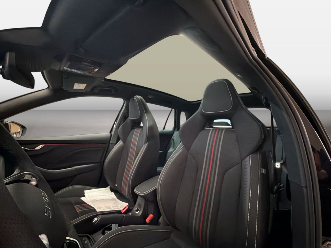 Fahrzeugabbildung SKODA Kamiq 1.5 TSI Monte Carlo Matrix AHK Pano SD ACC - mit KI generiert/bearbeitet