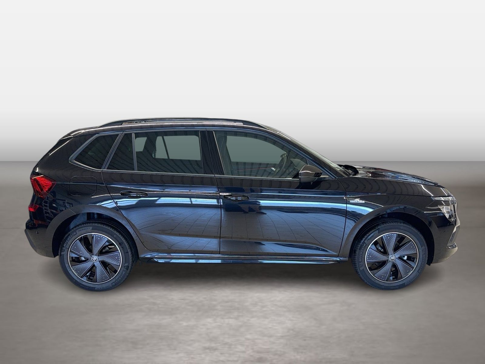 Fahrzeugabbildung SKODA Kamiq 1.5 TSI Monte Carlo Matrix AHK Pano SD ACC - mit KI generiert/bearbeitet