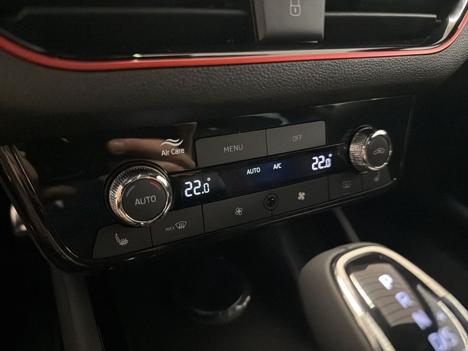 Fahrzeugabbildung SKODA Kamiq 1.5 TSI Monte Carlo Matrix AHK Pano SD ACC - mit KI generiert/bearbeitet