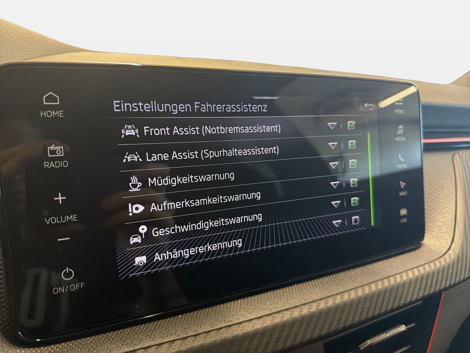 Fahrzeugabbildung SKODA Kamiq 1.5 TSI Monte Carlo Matrix AHK Pano SD ACC - mit KI generiert/bearbeitet