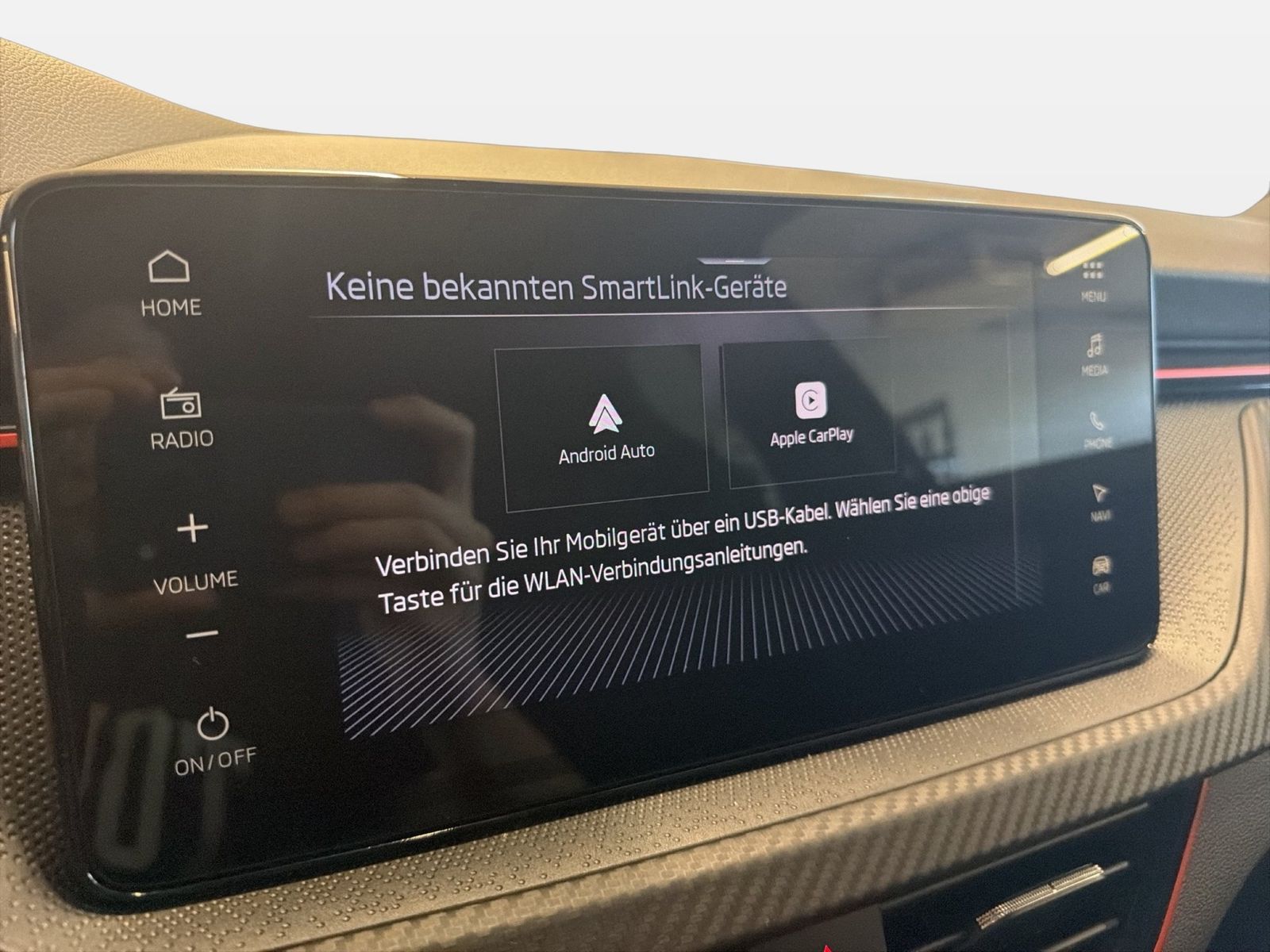 Fahrzeugabbildung SKODA Kamiq 1.5 TSI Monte Carlo Matrix AHK Pano SD ACC - mit KI generiert/bearbeitet