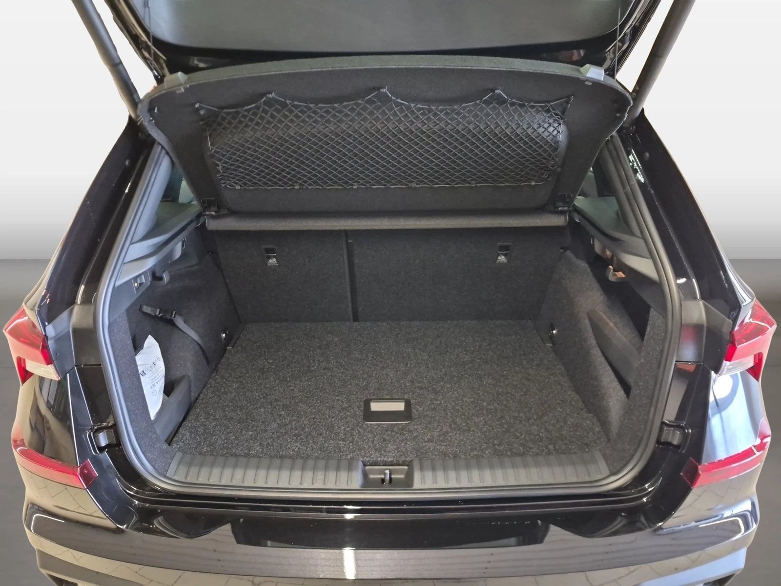 Fahrzeug autohaus mense Fahrzeugabbildung SKODA Kamiq 1.5 TSI Monte Carlo Matrix Pano SD LED PDC - mit KI generiert/bearbeitet