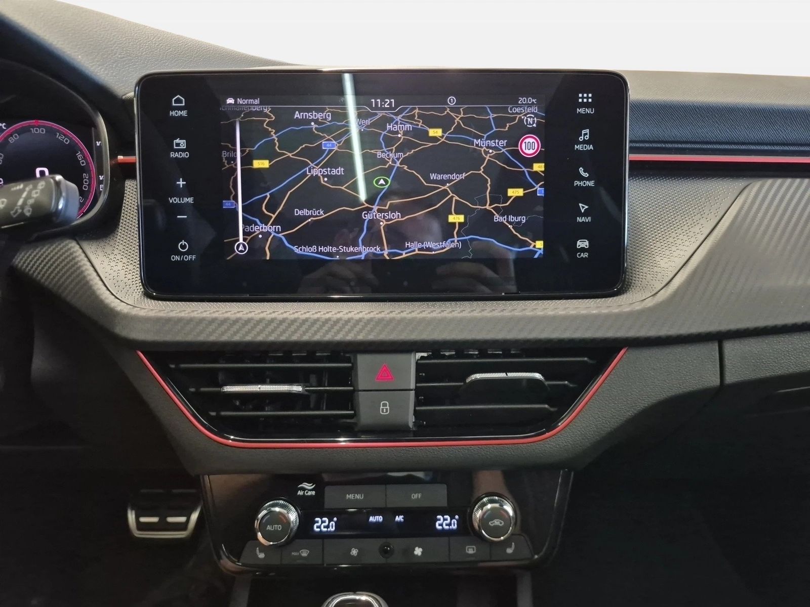 Fahrzeug autohaus mense Fahrzeugabbildung SKODA Kamiq 1.5 TSI Monte Carlo Matrix Pano SD LED PDC - mit KI generiert/bearbeitet