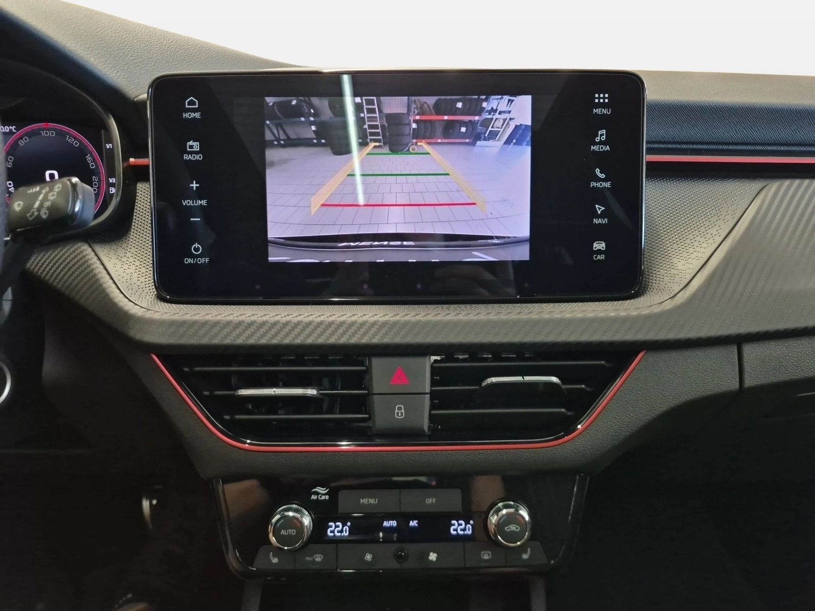 Fahrzeug autohaus mense Fahrzeugabbildung SKODA Kamiq 1.5 TSI Monte Carlo Matrix Pano SD LED PDC - mit KI generiert/bearbeitet