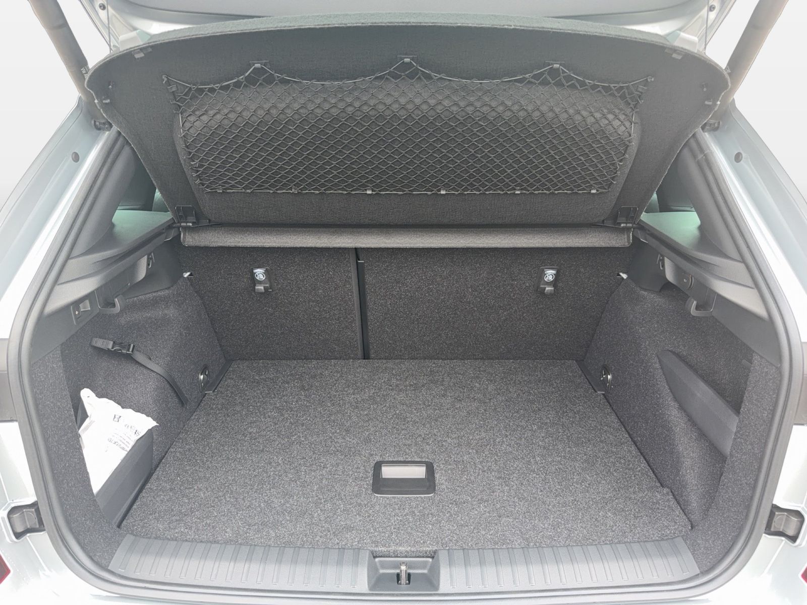 Fahrzeug autohaus mense Fahrzeugabbildung SKODA Kamiq 1.5 TSI Monte Carlo Matrix AHK Pano SD ACC - mit KI generiert/bearbeitet
