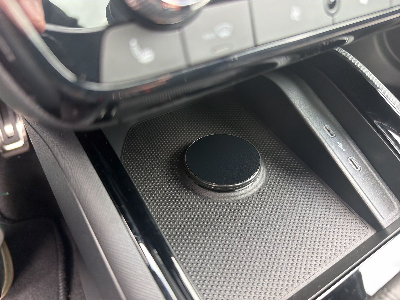 Fahrzeug autohaus mense Fahrzeugabbildung SKODA Kamiq 1.5 TSI Monte Carlo Matrix AHK Pano SD ACC - mit KI generiert/bearbeitet