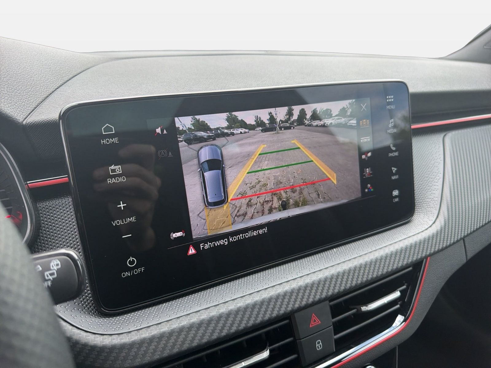 Fahrzeug autohaus mense Fahrzeugabbildung SKODA Kamiq 1.5 TSI Monte Carlo Matrix AHK Pano SD ACC - mit KI generiert/bearbeitet