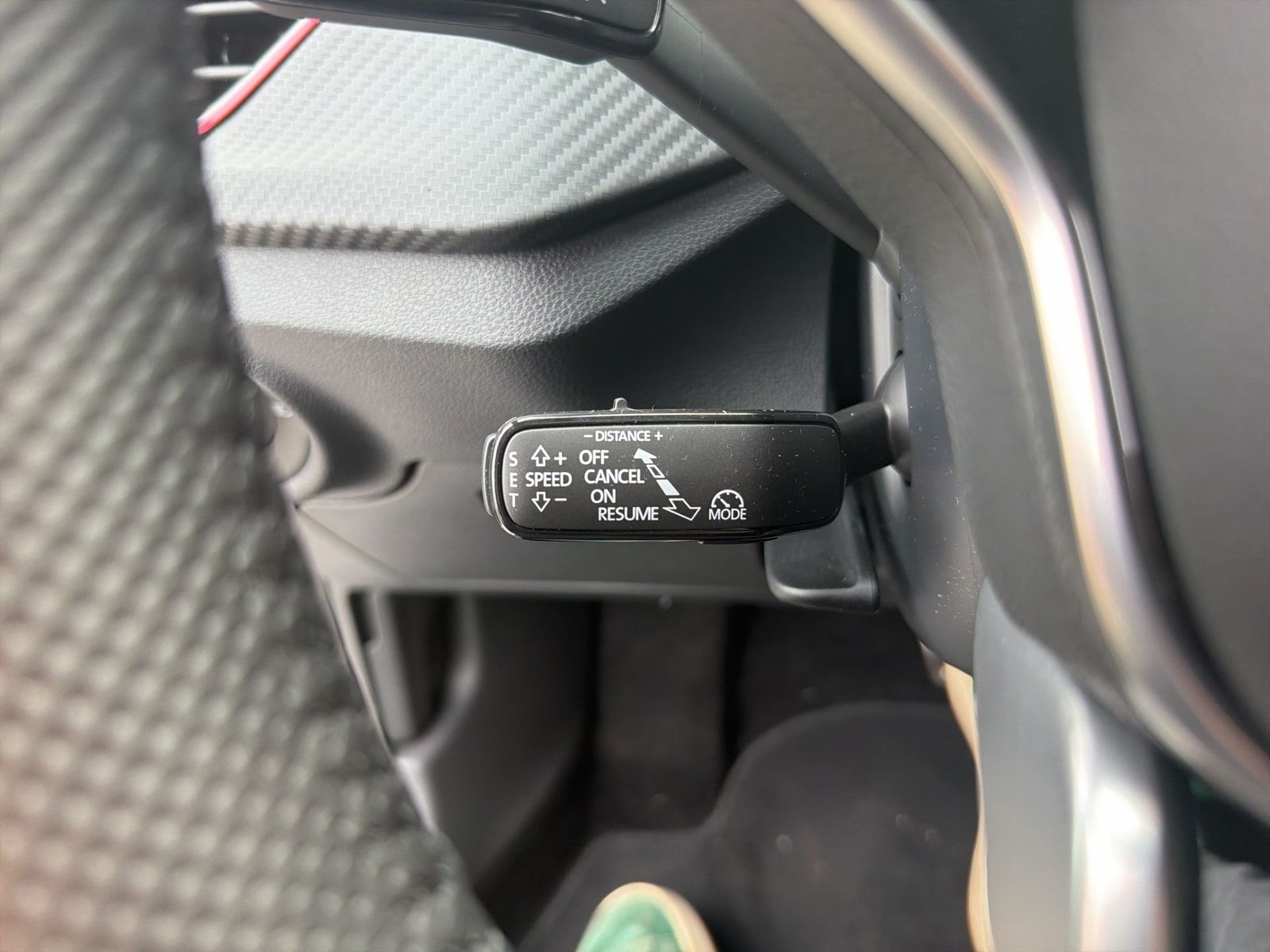 Fahrzeug autohaus mense Fahrzeugabbildung SKODA Kamiq 1.5 TSI Monte Carlo Matrix AHK Pano SD ACC - mit KI generiert/bearbeitet