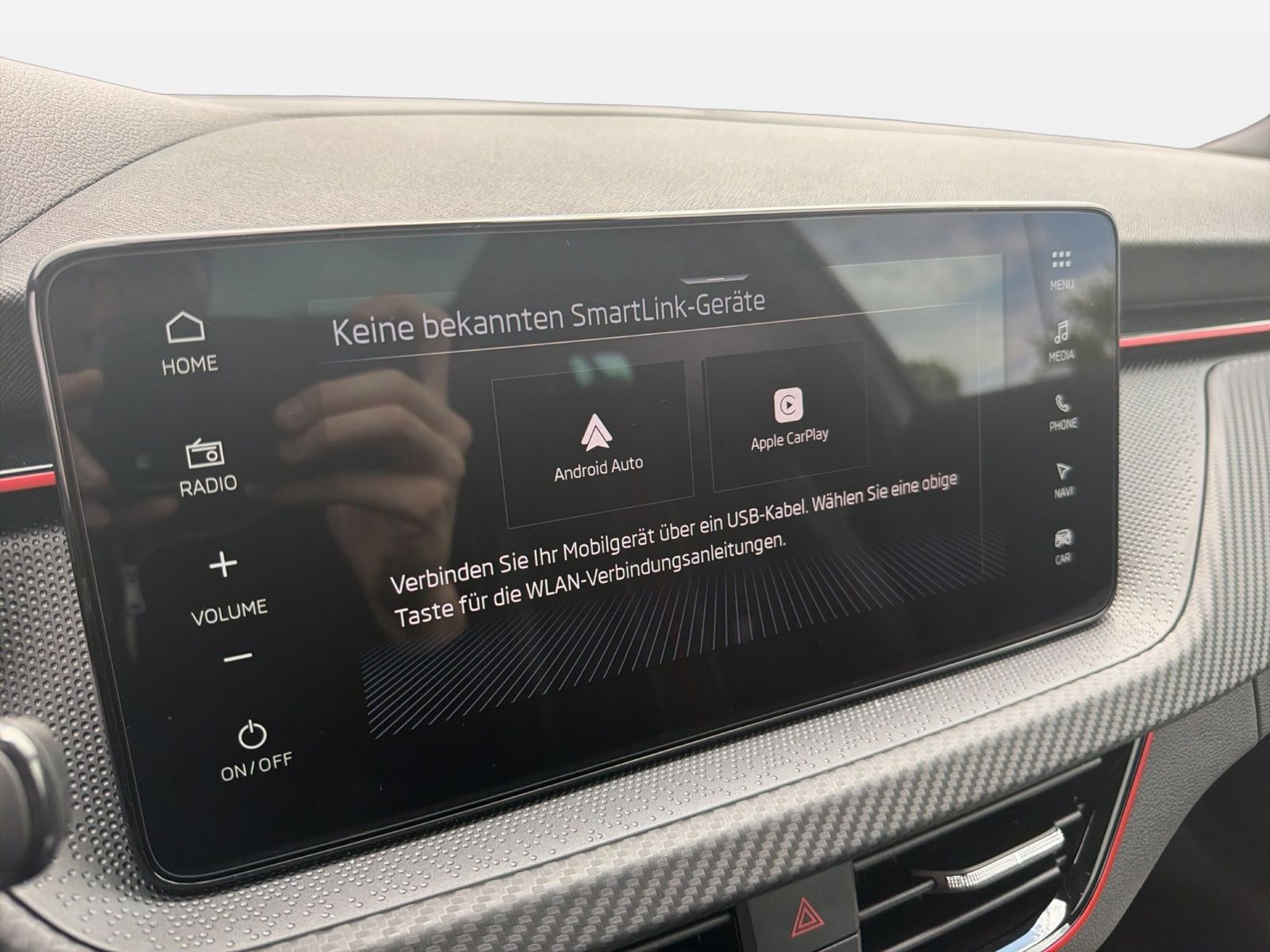 Fahrzeug autohaus mense Fahrzeugabbildung SKODA Kamiq 1.5 TSI Monte Carlo Matrix AHK Pano SD ACC - mit KI generiert/bearbeitet