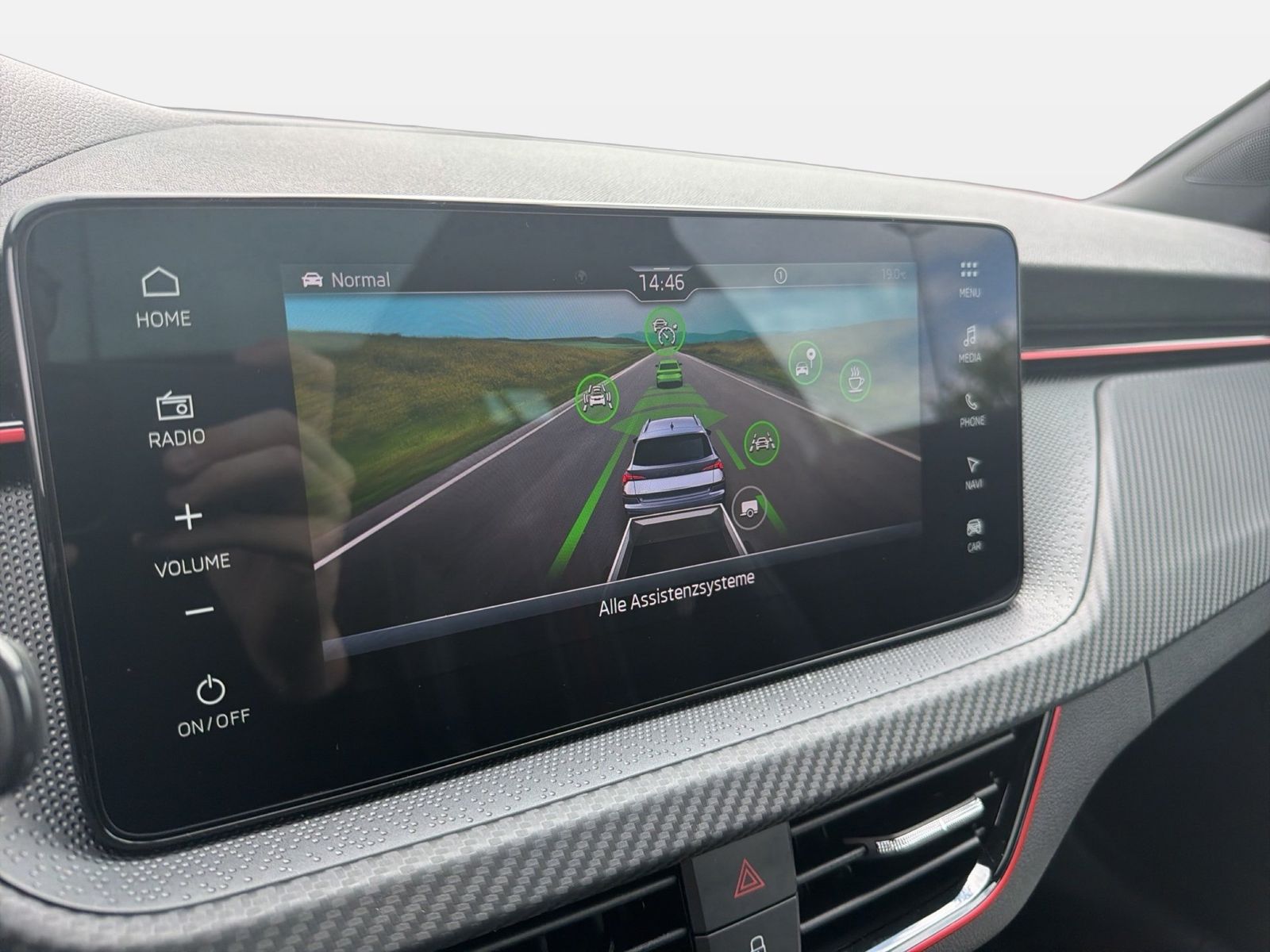 Fahrzeug autohaus mense Fahrzeugabbildung SKODA Kamiq 1.5 TSI Monte Carlo Matrix AHK Pano SD ACC - mit KI generiert/bearbeitet