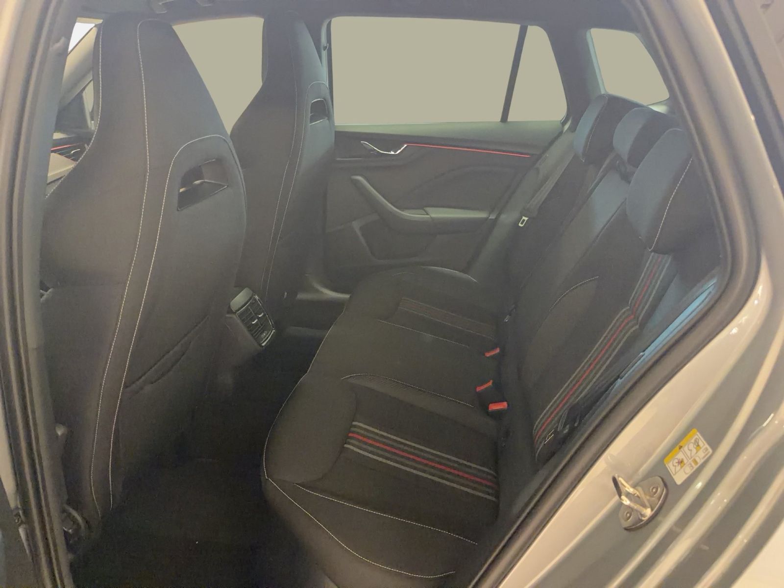 Fahrzeug autohaus mense Fahrzeugabbildung SKODA Kamiq 1.5 TSI Monte Carlo Matrix AHK Pano SD ACC