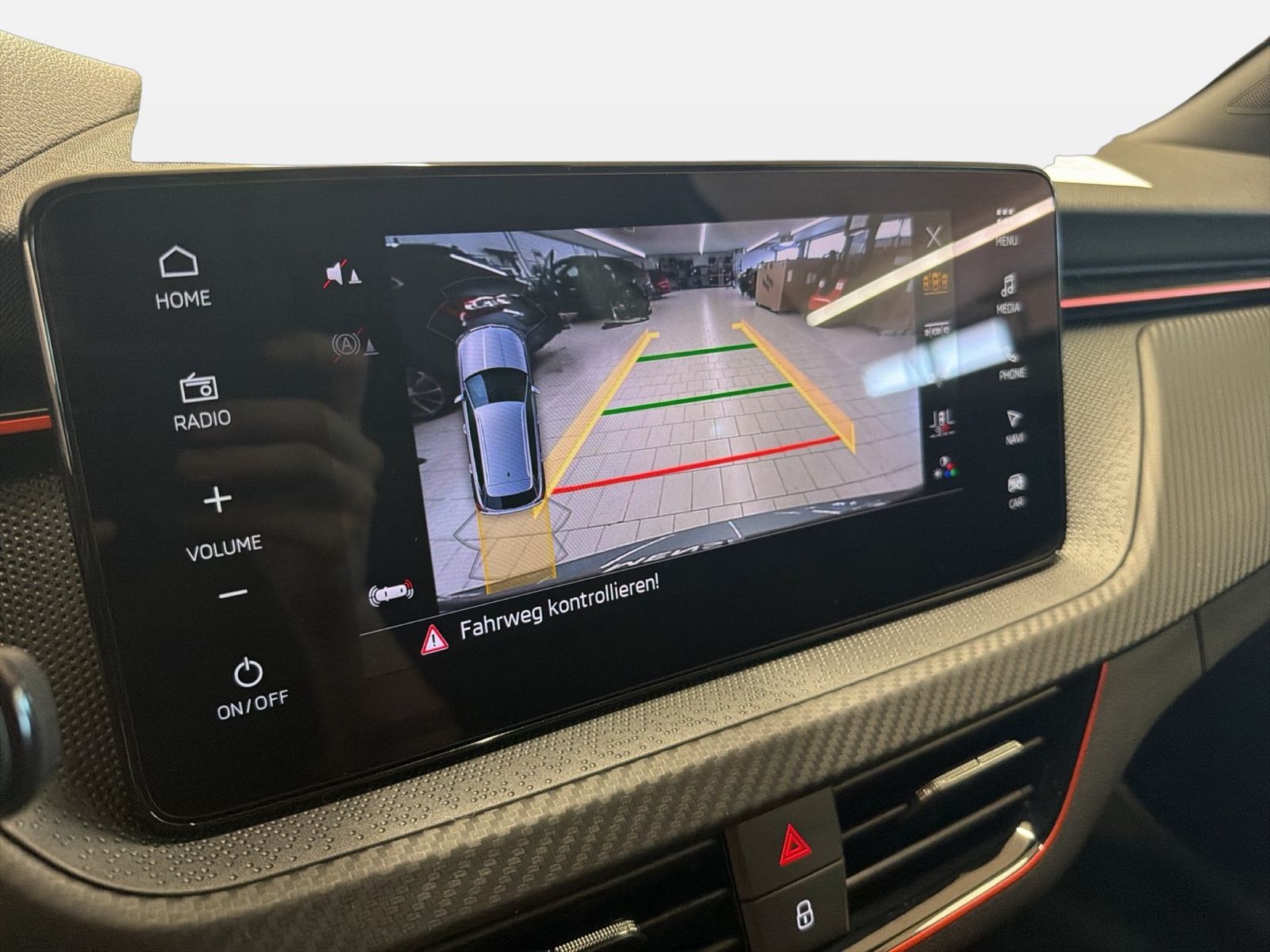 Fahrzeug autohaus mense Fahrzeugabbildung SKODA Kamiq 1.5 TSI Monte Carlo Matrix AHK Pano SD ACC