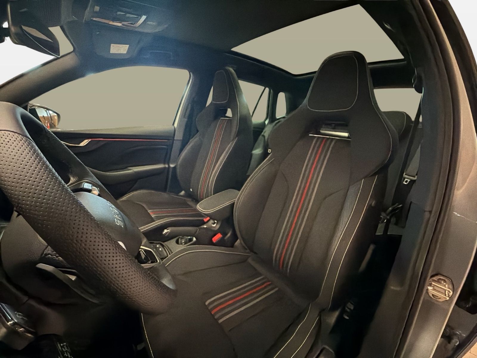 Fahrzeug autohaus mense Fahrzeugabbildung SKODA Kamiq 1.5 TSI Monte Carlo Matrix AHK Pano SD ACC