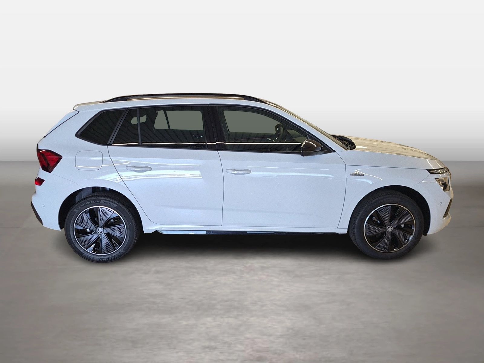 Fahrzeugabbildung SKODA Kamiq 1.5 TSI Monte Carlo Matrix AHK Pano SD ACC - mit KI generiert/bearbeitet