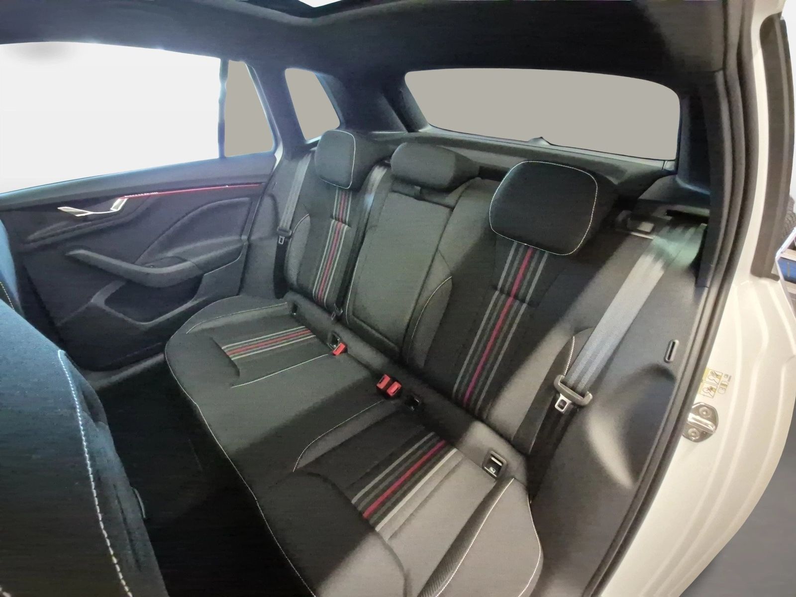 Fahrzeugabbildung SKODA Kamiq 1.5 TSI Monte Carlo Matrix AHK Pano SD ACC - mit KI generiert/bearbeitet