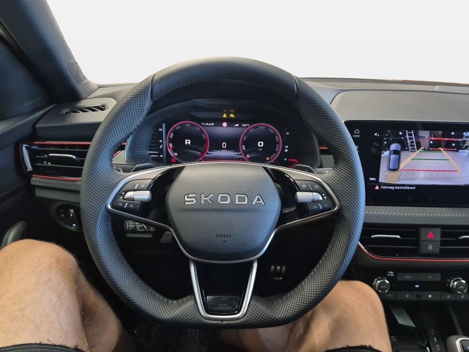 Fahrzeugabbildung SKODA Kamiq 1.5 TSI Monte Carlo Matrix AHK Pano SD ACC - mit KI generiert/bearbeitet
