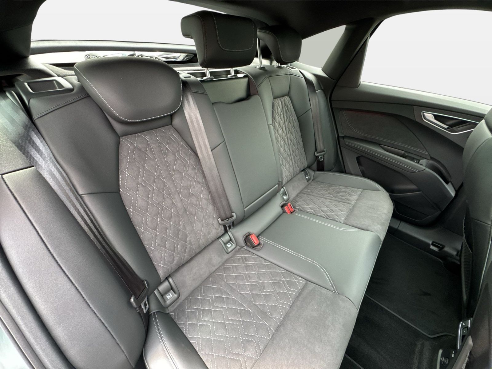 Fahrzeugabbildung Audi Q4 Sportback e-tron quattro performance 250 kW