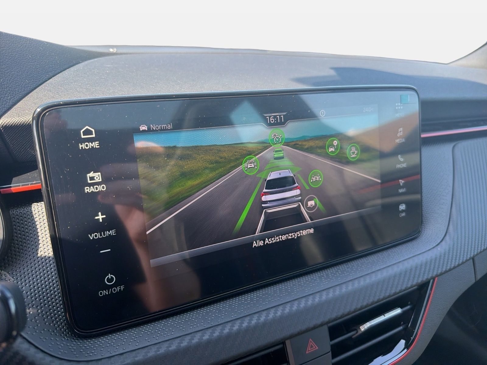 Fahrzeug autohaus mense Fahrzeugabbildung SKODA Kamiq 1.5 TSI Monte Carlo Matrix AHK Pano SD ACC