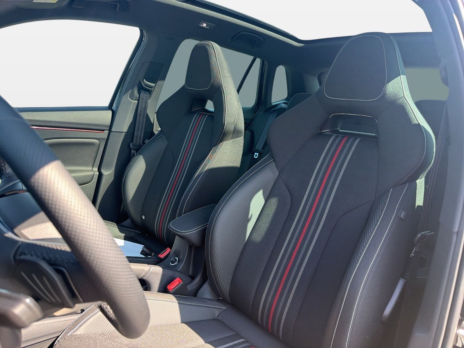 Fahrzeug autohaus mense Fahrzeugabbildung SKODA Kamiq 1.5 TSI Monte Carlo Matrix AHK Pano SD ACC
