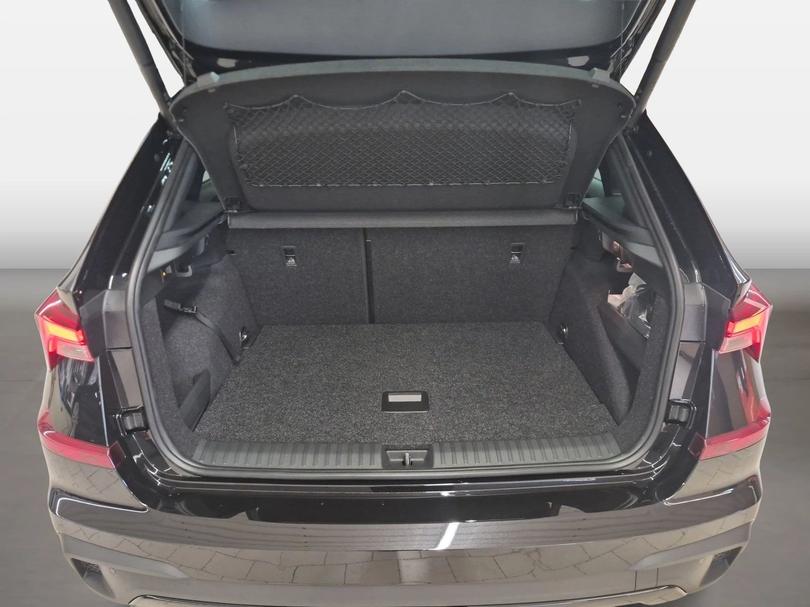 Fahrzeugabbildung SKODA Kamiq 1.5 TSI Monte Carlo Matrix AHK Pano SD ACC - mit KI generiert/bearbeitet
