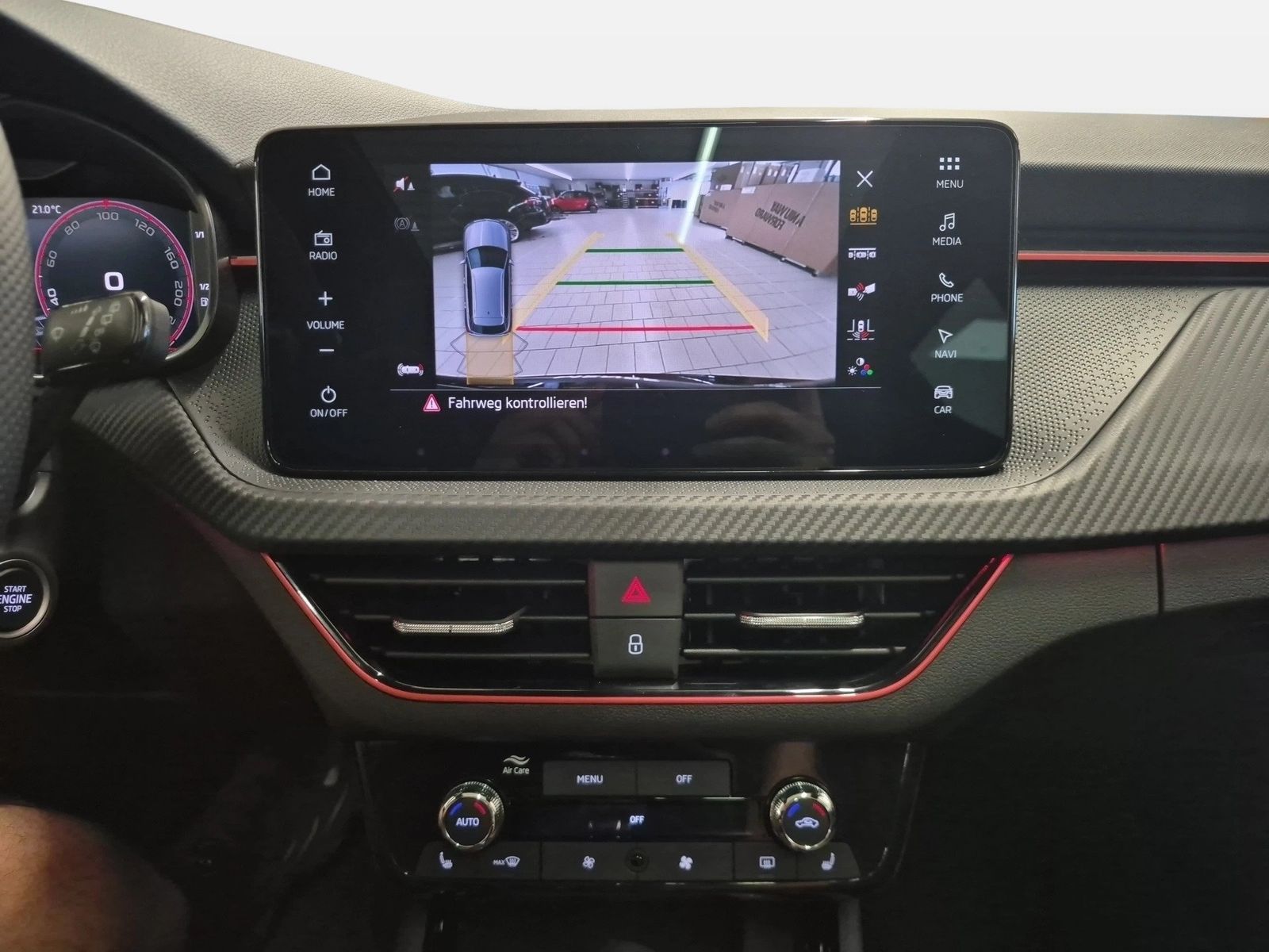 Fahrzeugabbildung SKODA Kamiq 1.5 TSI Monte Carlo Matrix AHK Pano SD ACC - mit KI generiert/bearbeitet