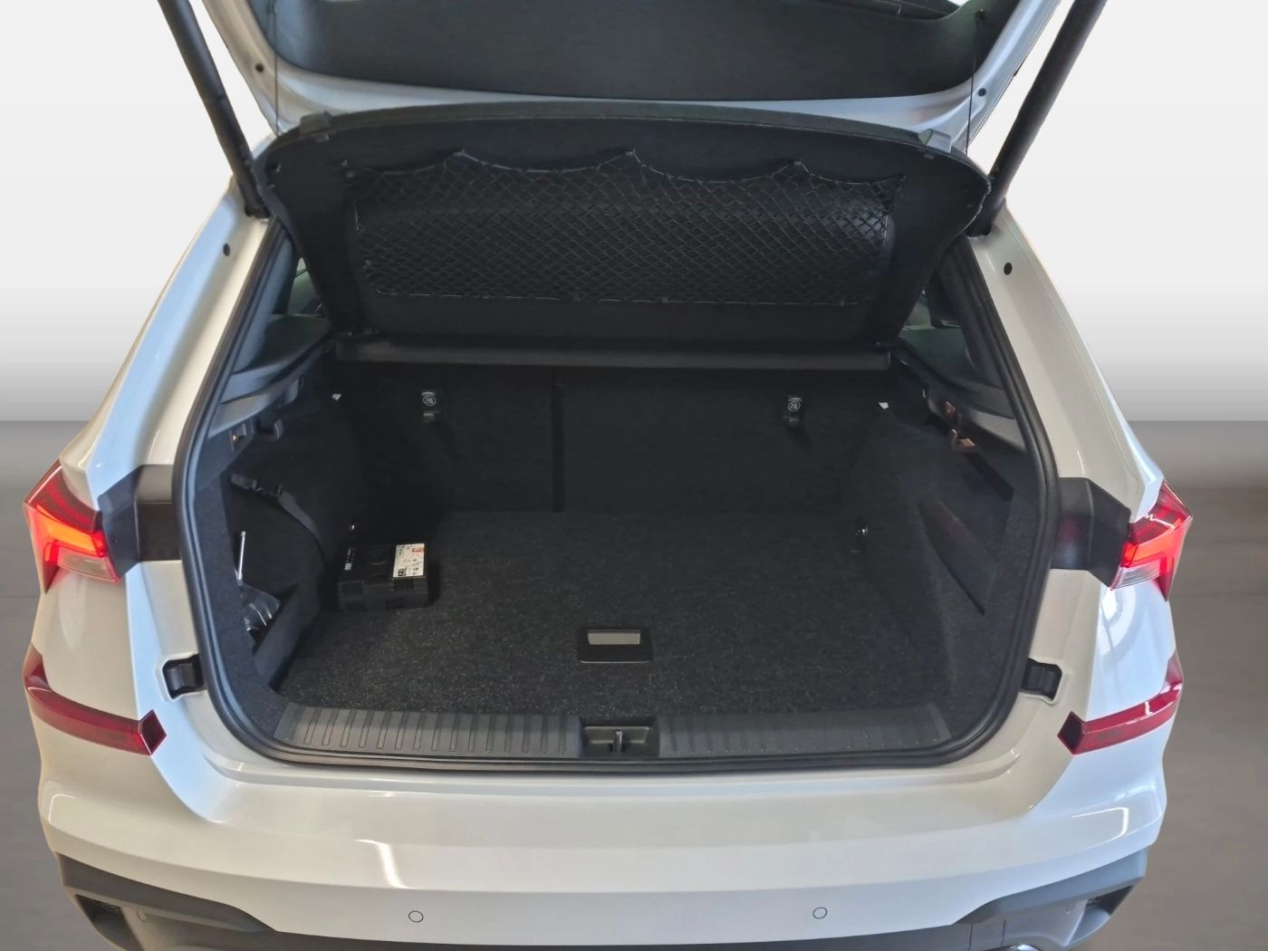 Fahrzeugabbildung SKODA Kamiq 1.5 TSI Monte Carlo Matrix AHK Pano SD ACC - mit KI generiert/bearbeitet