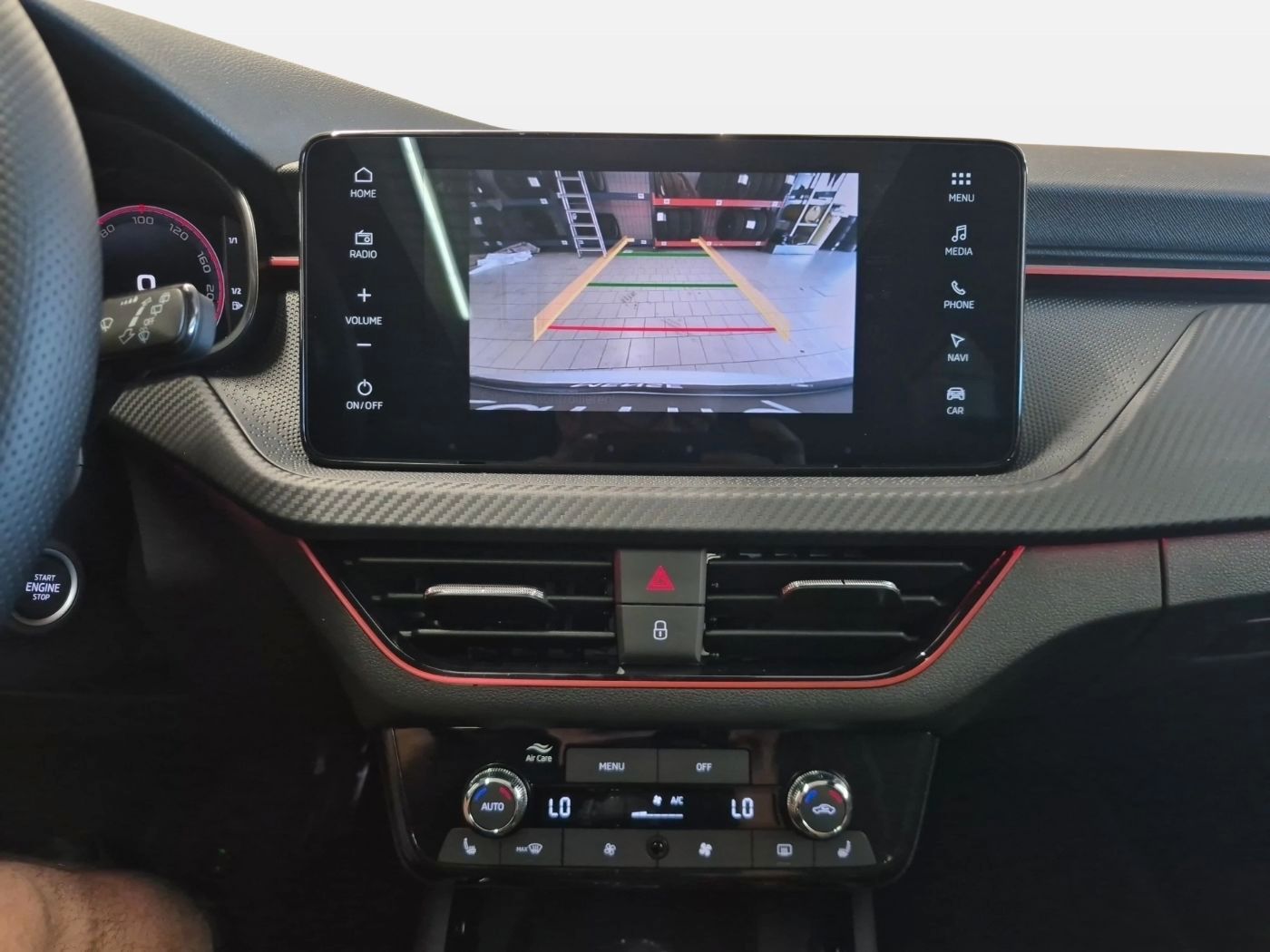 Fahrzeugabbildung SKODA Kamiq 1.5 TSI Monte Carlo Matrix AHK Pano SD ACC - mit KI generiert/bearbeitet