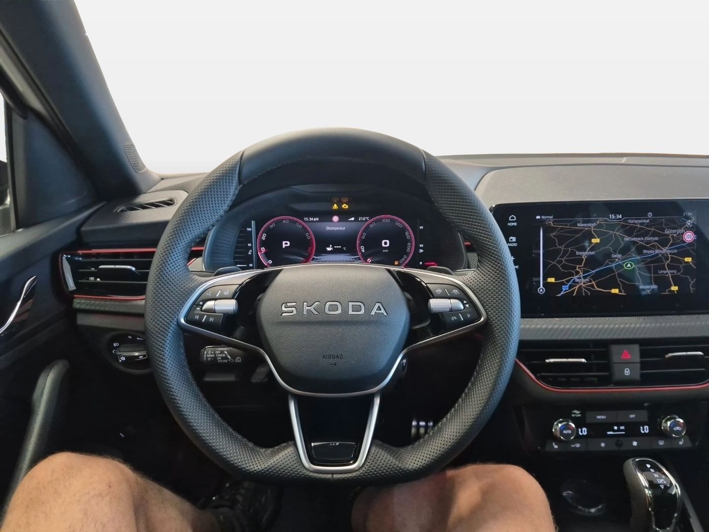 Fahrzeugabbildung SKODA Kamiq 1.5 TSI Monte Carlo Matrix AHK Pano SD ACC - mit KI generiert/bearbeitet