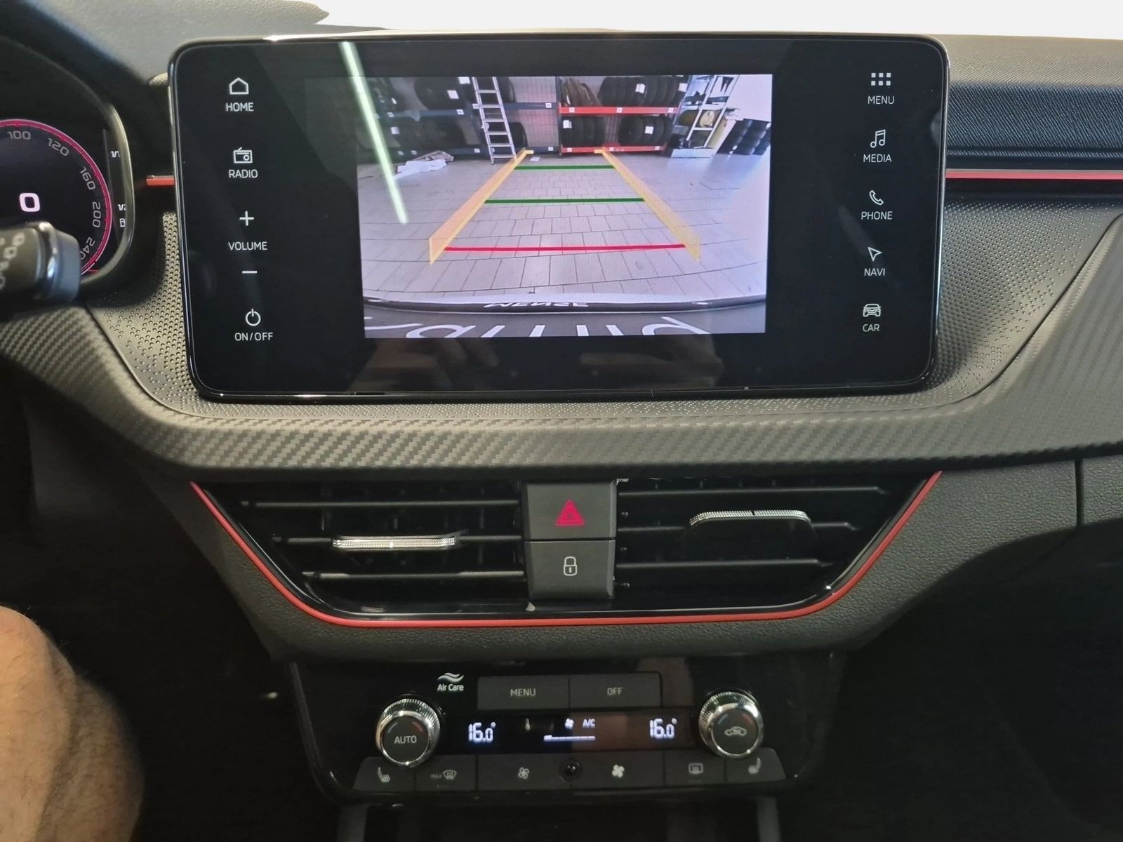 Fahrzeug autohaus mense Fahrzeugabbildung SKODA Kamiq 1.5 TSI Monte Carlo Matrix AHK Pano SD ACC