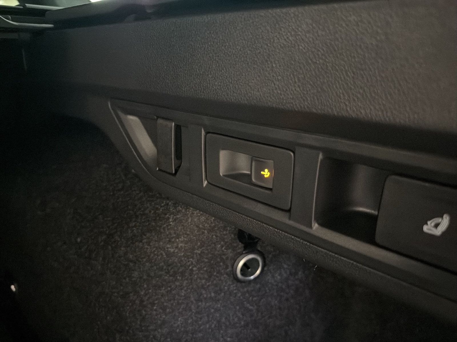 Fahrzeugabbildung SKODA Octavia Combi 2.0 TSI W RS Matrix AHK ACC LED