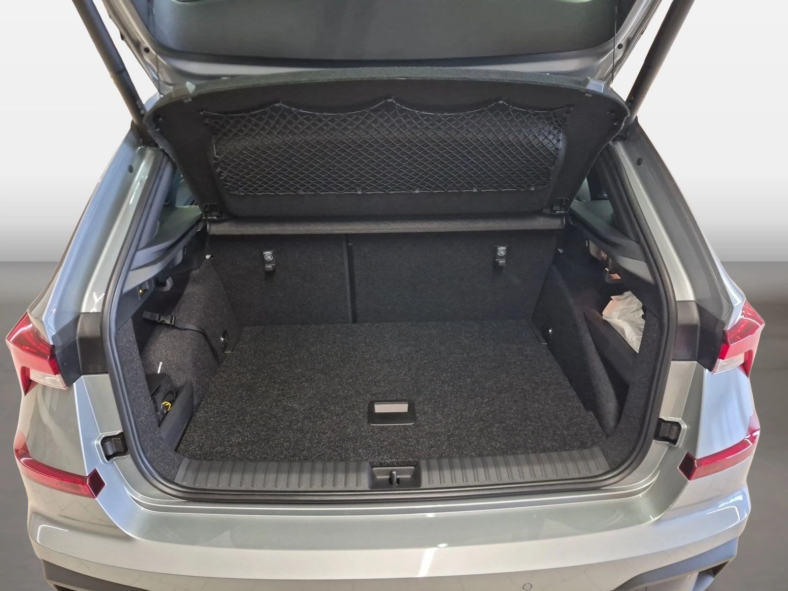 Fahrzeugabbildung SKODA Kamiq 1.5 TSI Monte Carlo Matrix AHK Pano SD ACC - mit KI generiert/bearbeitet