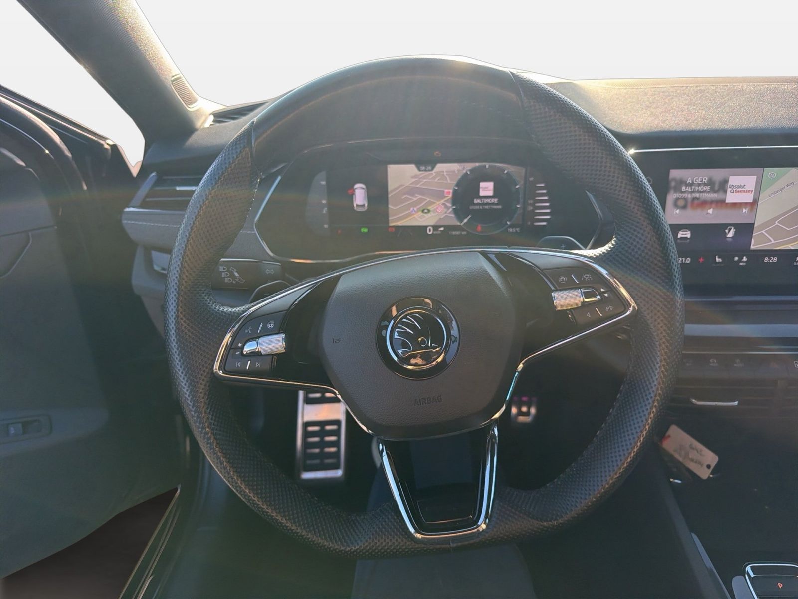 Fahrzeugabbildung SKODA Octavia Combi Sportline 2.0 TDI 110kW 7-Gang-DSG - mit KI generiert/bearbeitet