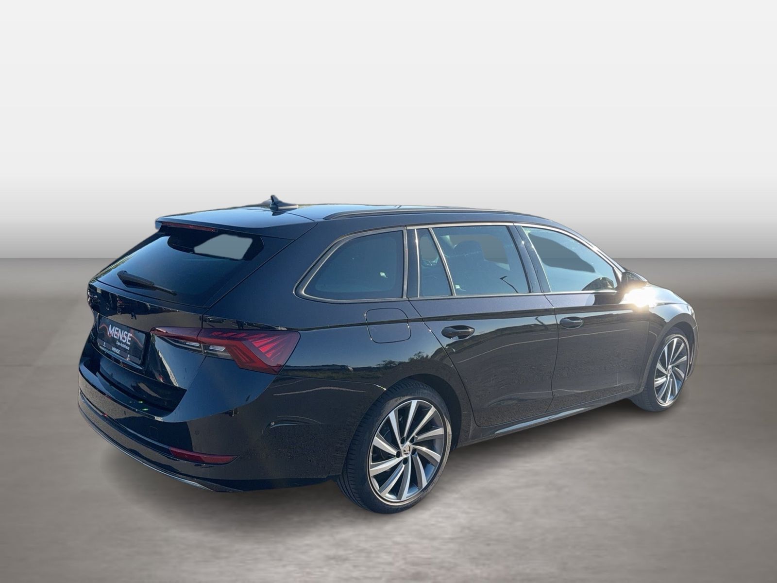 Fahrzeugabbildung SKODA Octavia Combi Sportline 2.0 TDI 110kW 7-Gang-DSG - mit KI generiert/bearbeitet