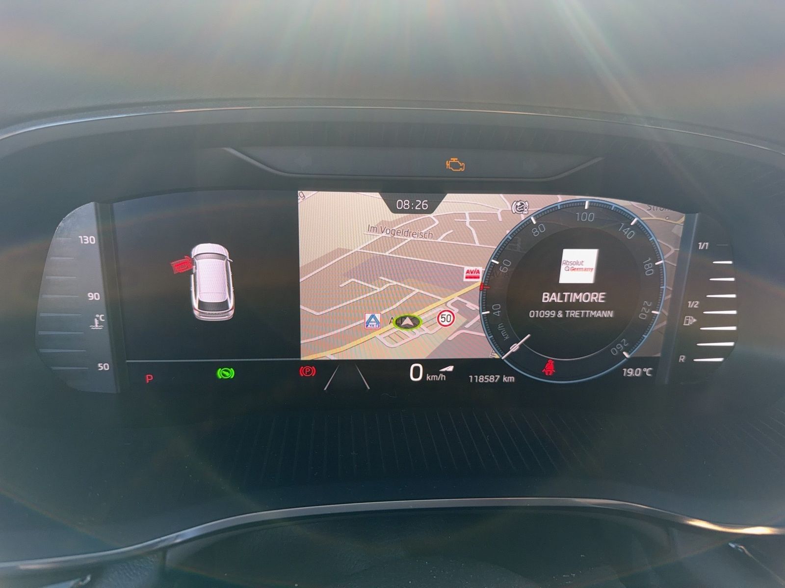 Fahrzeugabbildung SKODA Octavia Combi Sportline 2.0 TDI 110kW 7-Gang-DSG - mit KI generiert/bearbeitet
