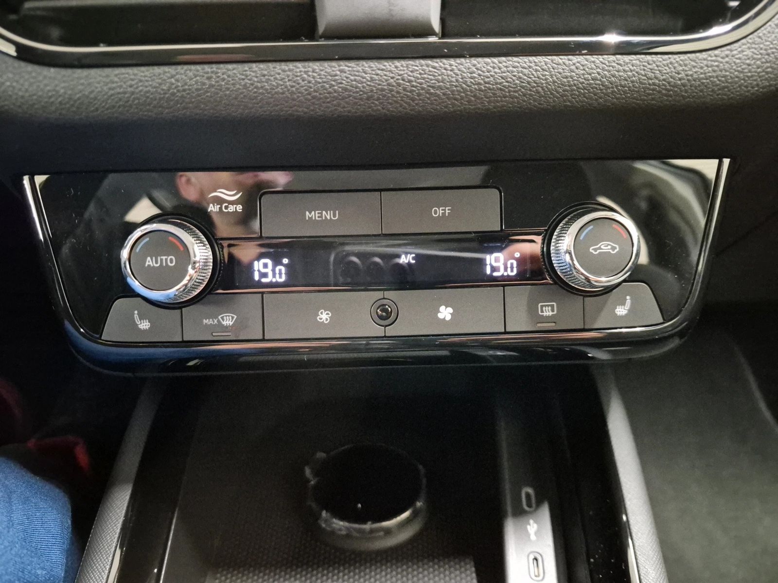 Fahrzeugabbildung SKODA Kamiq 1.0 TSI Balance Matrix LED VirtualCP - mit KI generiert/bearbeitet