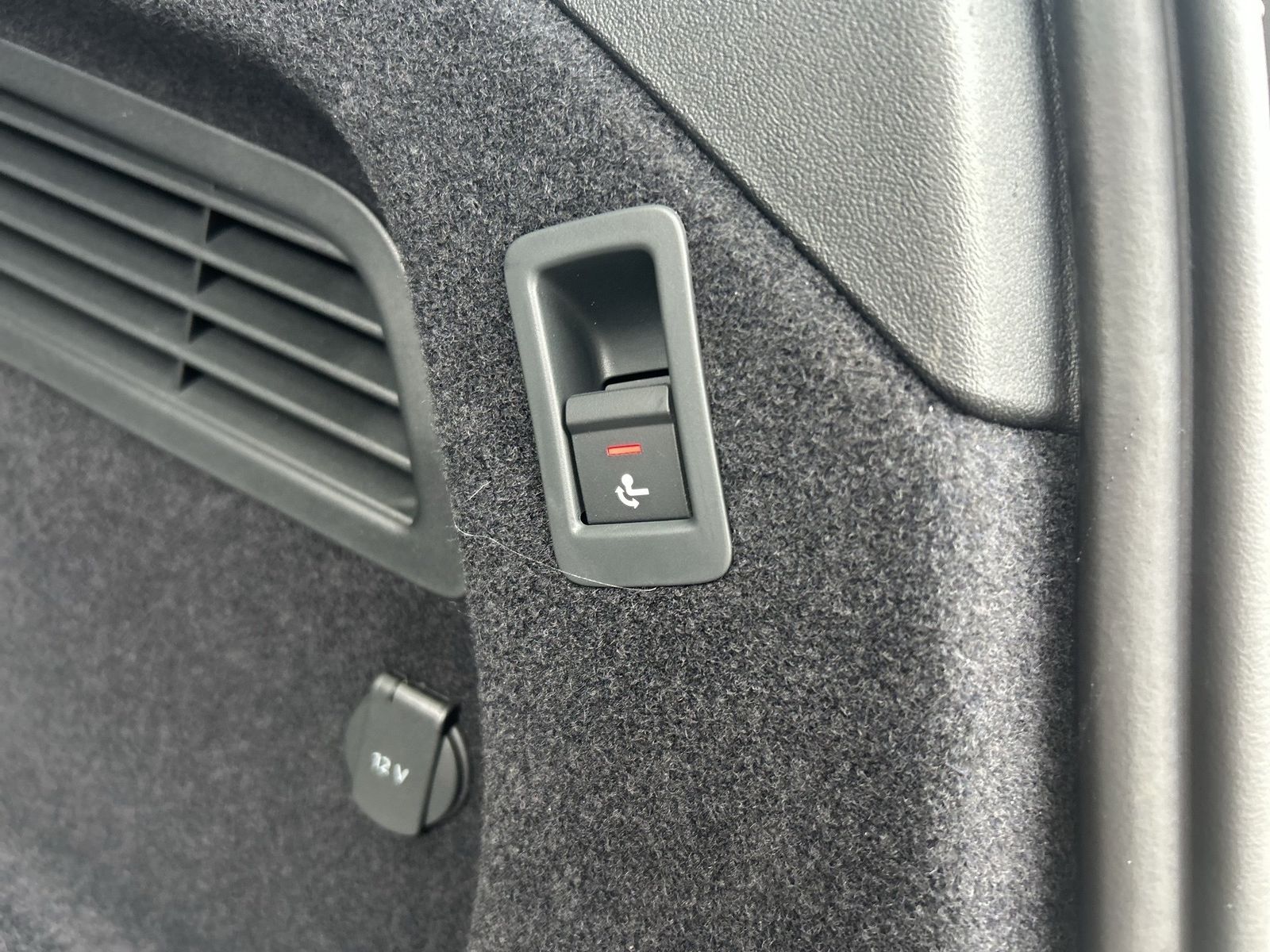 Fahrzeug autohaus mense Fahrzeugabbildung Audi A6 Avant TDI quattro 220 kW S tronic Matrix SD - mit KI generiert/bearbeitet
