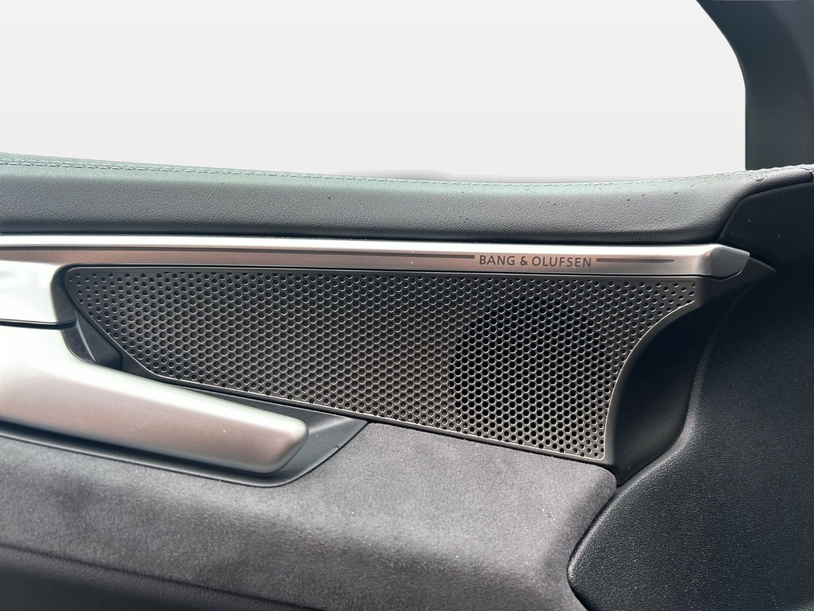 Fahrzeug autohaus mense Fahrzeugabbildung Audi A6 Avant TDI quattro 220 kW S tronic Matrix SD - mit KI generiert/bearbeitet