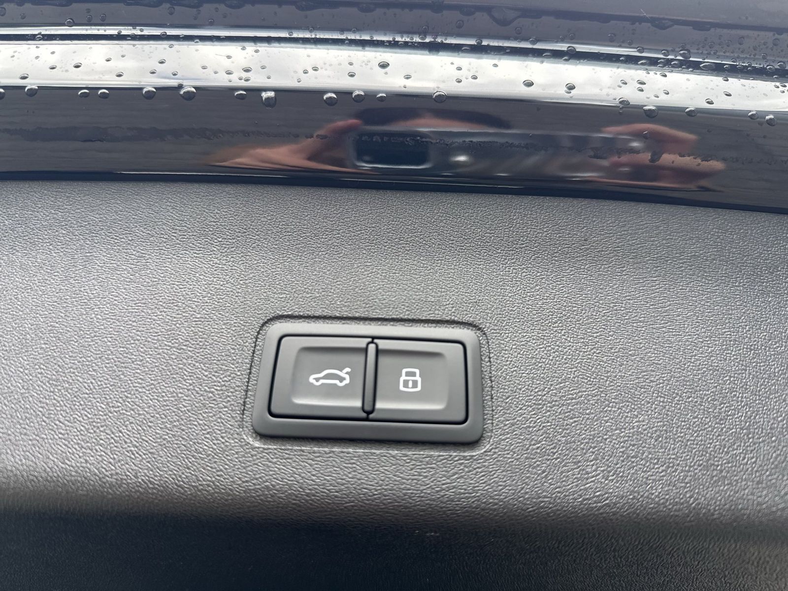 Fahrzeug autohaus mense Fahrzeugabbildung Audi Q3 SUV TDI quattro 142 kW S tronic TechPro AHK - mit KI generiert/bearbeitet