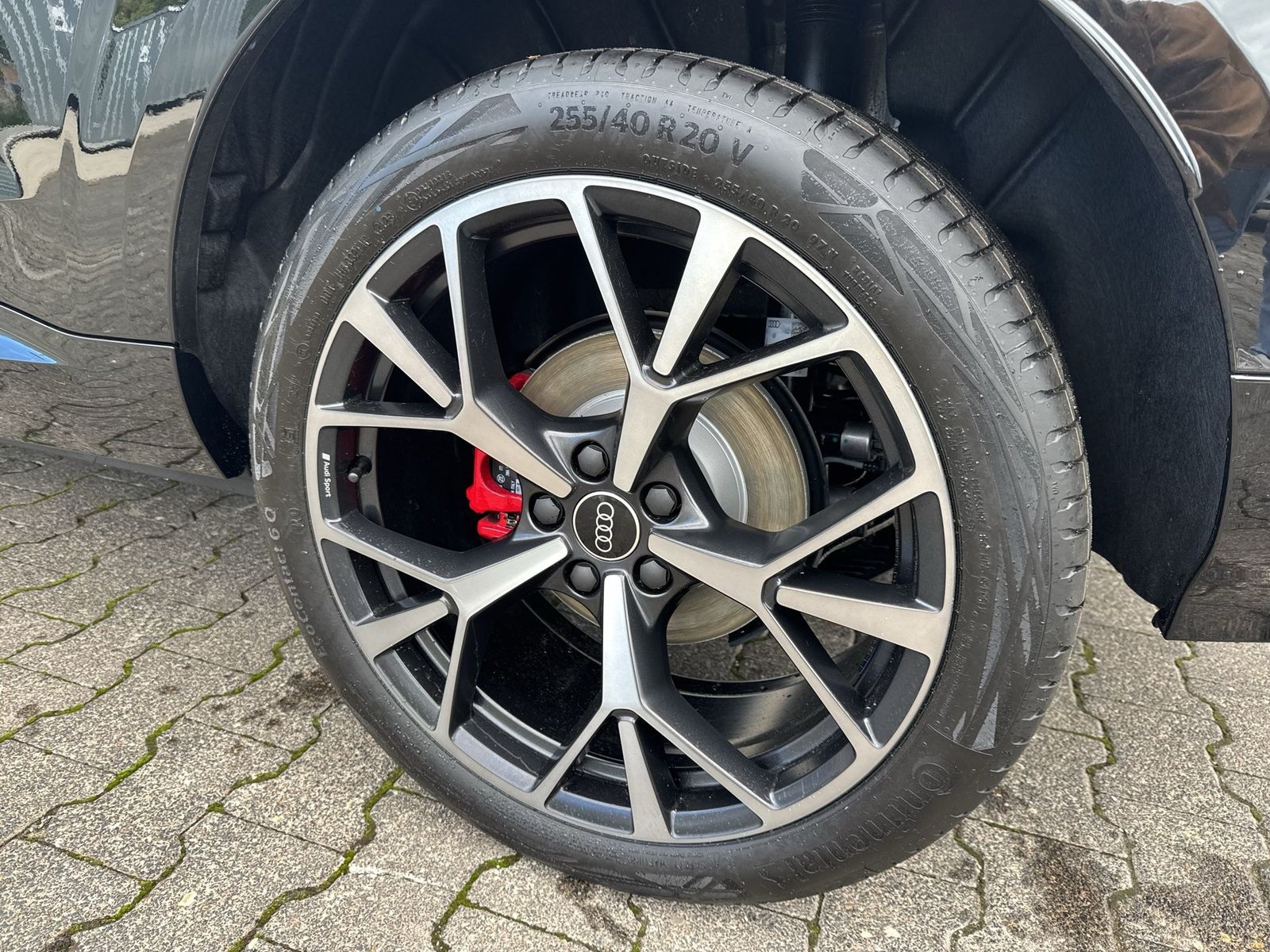 Fahrzeug autohaus mense Fahrzeugabbildung Audi Q3 SUV TDI quattro 142 kW S tronic TechPro AHK - mit KI generiert/bearbeitet