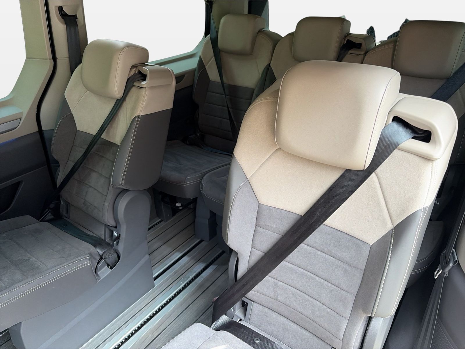 Fahrzeug autohaus mense Fahrzeugabbildung Volkswagen Multivan GOAL 2.0 l TDI 110 kW DSG LÜ Goal ACC - mit KI generiert/bearbeitet