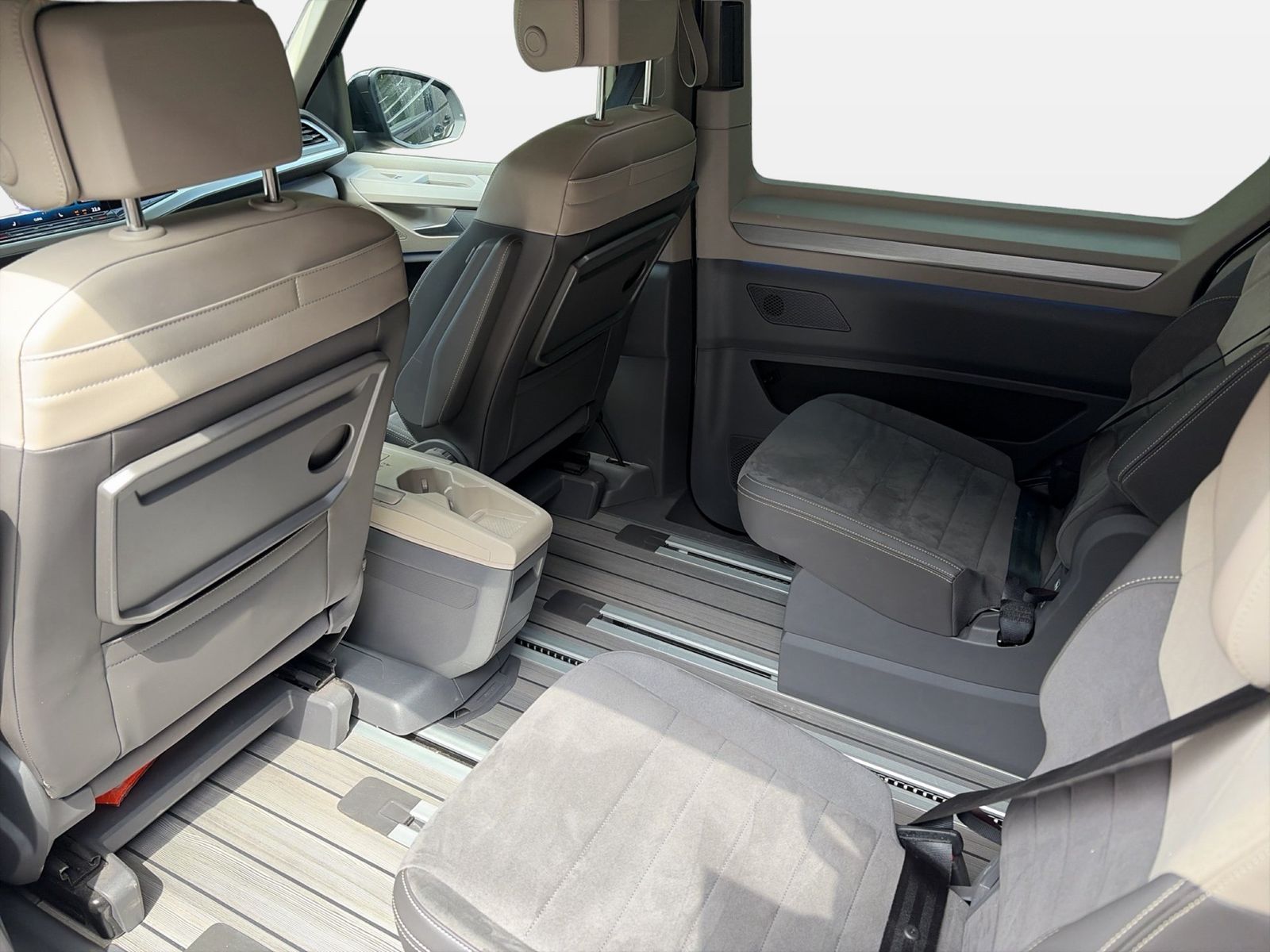 Fahrzeug autohaus mense Fahrzeugabbildung Volkswagen Multivan GOAL 2.0 l TDI 110 kW DSG LÜ Goal ACC - mit KI generiert/bearbeitet