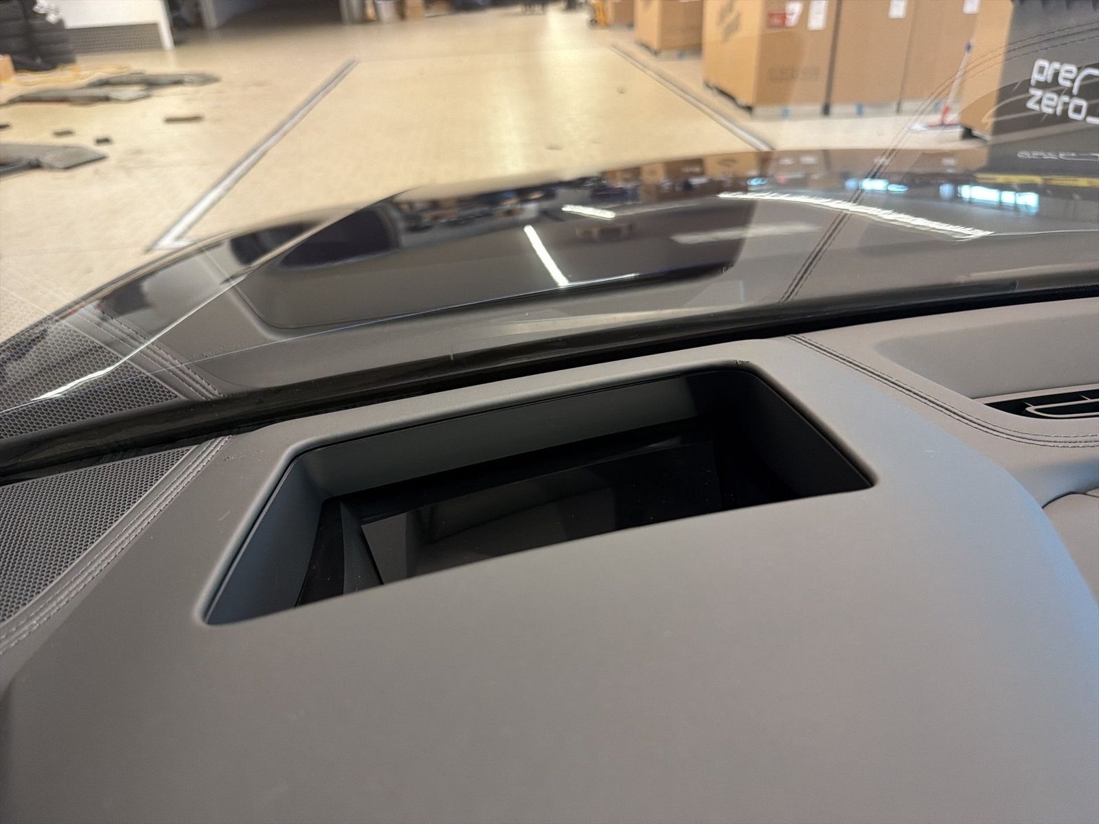 Fahrzeug autohaus mense Fahrzeugabbildung Audi SQ8 TFSI quattro tiptronic Matrix AHK HUD Luft