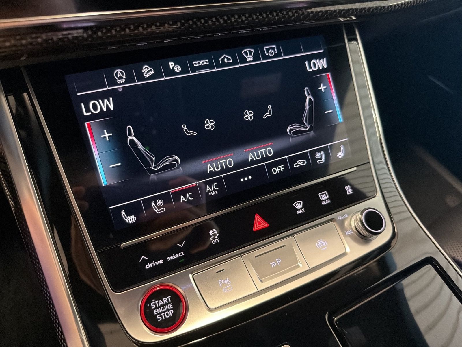 Fahrzeug autohaus mense Fahrzeugabbildung Audi SQ8 TFSI quattro tiptronic Matrix AHK HUD Luft
