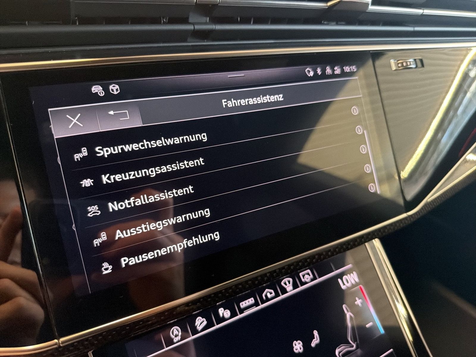 Fahrzeug autohaus mense Fahrzeugabbildung Audi SQ8 TFSI quattro tiptronic Matrix AHK HUD Luft