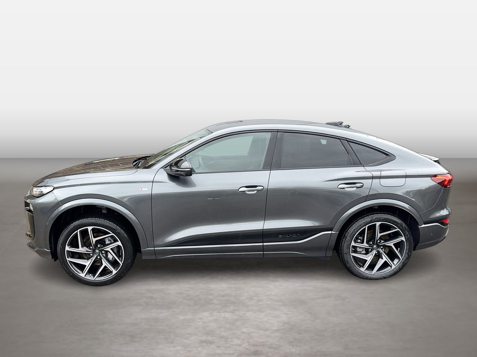 Fahrzeugabbildung Audi Q6 Sportback e-tron quattro 315 kW SD - mit KI generiert/bearbeitet