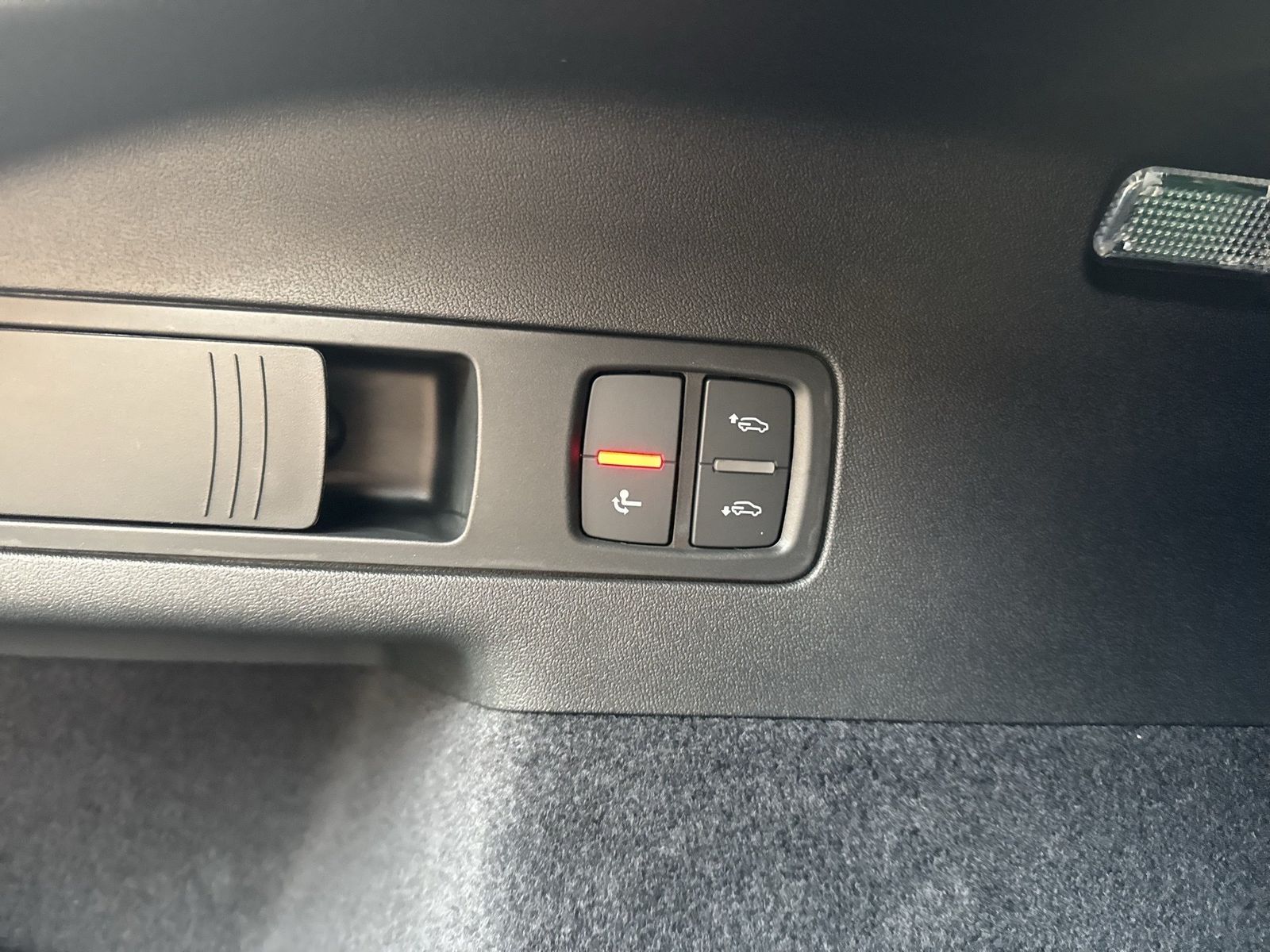 Fahrzeugabbildung Audi Q6 Sportback e-tron quattro 315 kW SD - mit KI generiert/bearbeitet