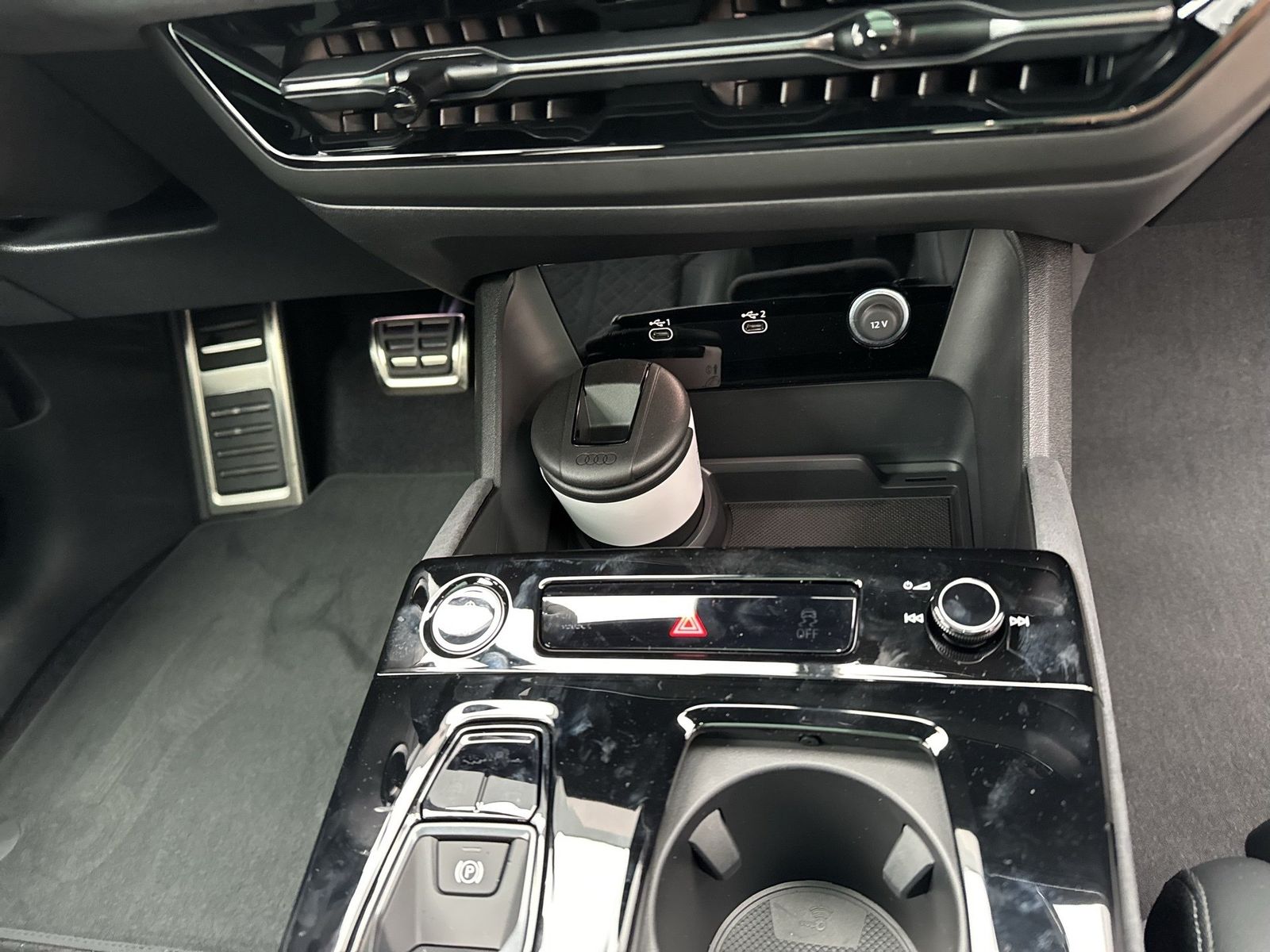 Fahrzeugabbildung Audi Q6 Sportback e-tron quattro 315 kW SD - mit KI generiert/bearbeitet