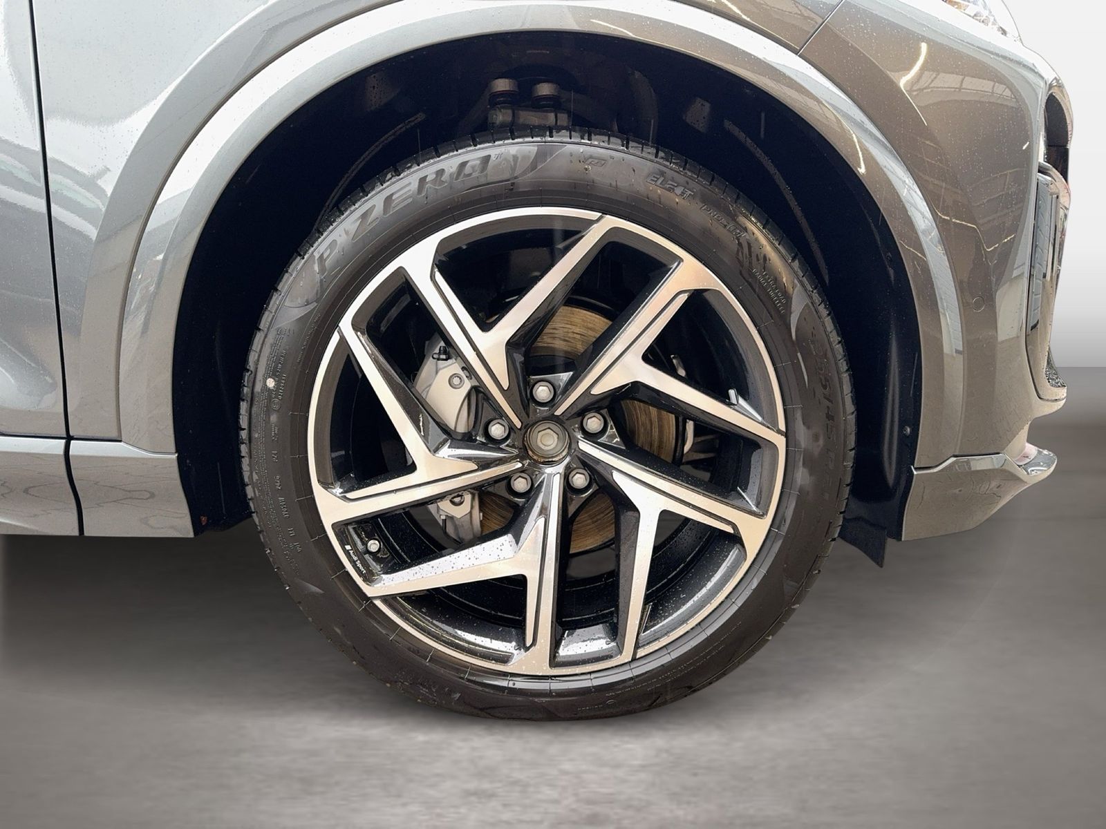 Fahrzeugabbildung Audi Q6 Sportback e-tron quattro 315 kW SD - mit KI generiert/bearbeitet