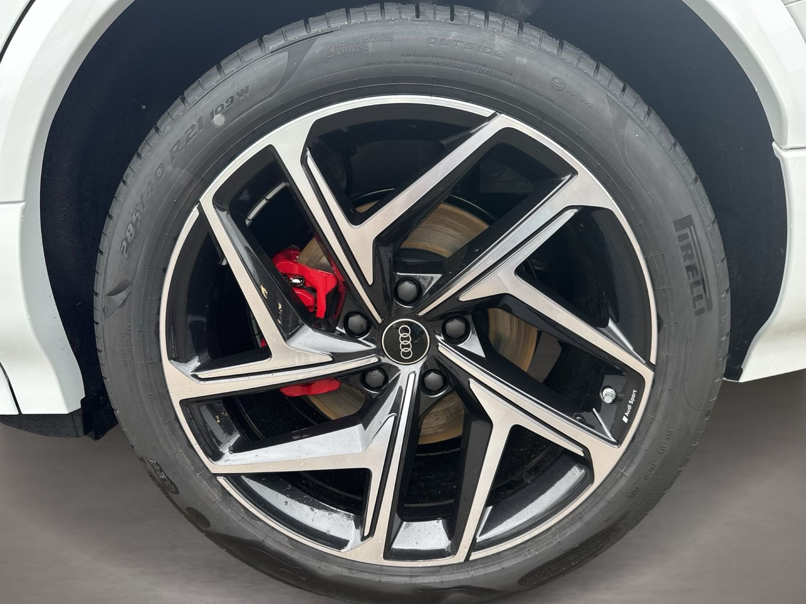 Fahrzeug autohaus mense Fahrzeugabbildung Audi Q6 SUV e-tron quattro 315 kW Matrix B&O - mit KI generiert/bearbeitet